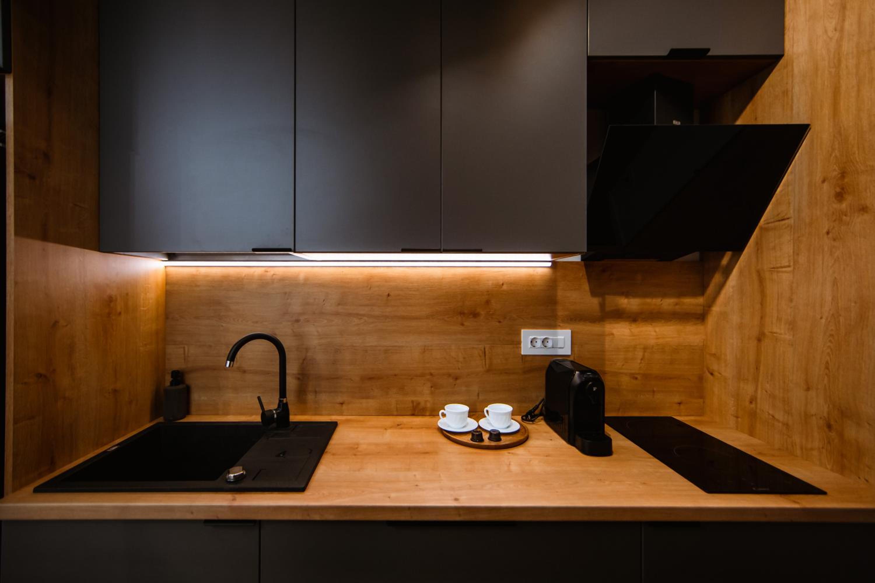 Alpine Line Studio with pool & spa view 2