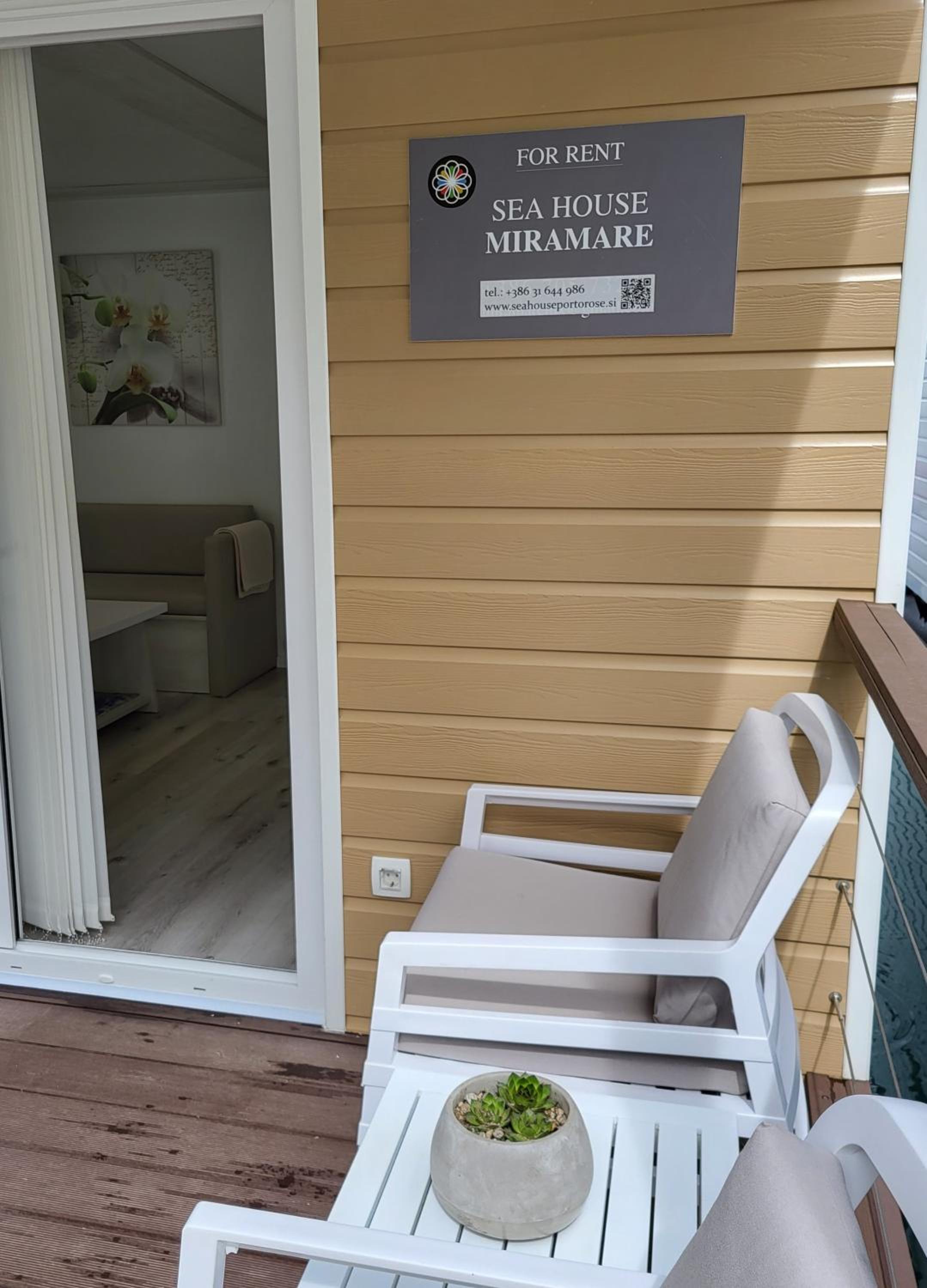 MIRAMARE Romantic Experience with privat Jacuzzi - floating house view 4