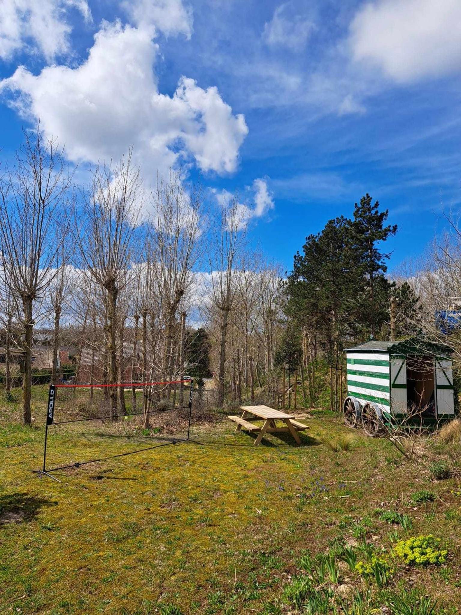 La Maison Fleurie - Sunny holiday home with large garden, parking, within walking distance of the sea