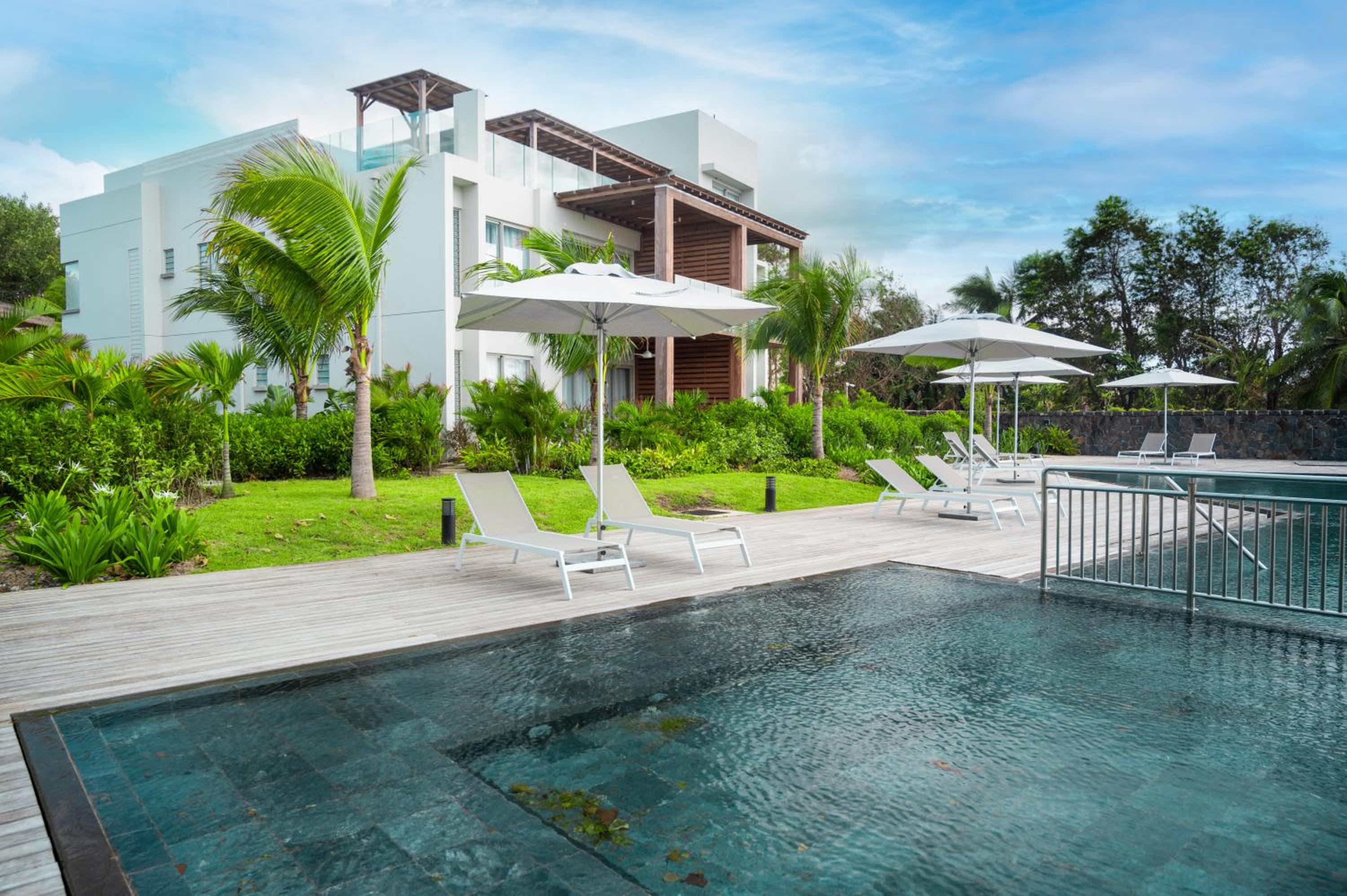 Ocean Point Beachfront Residences - Apartment A1