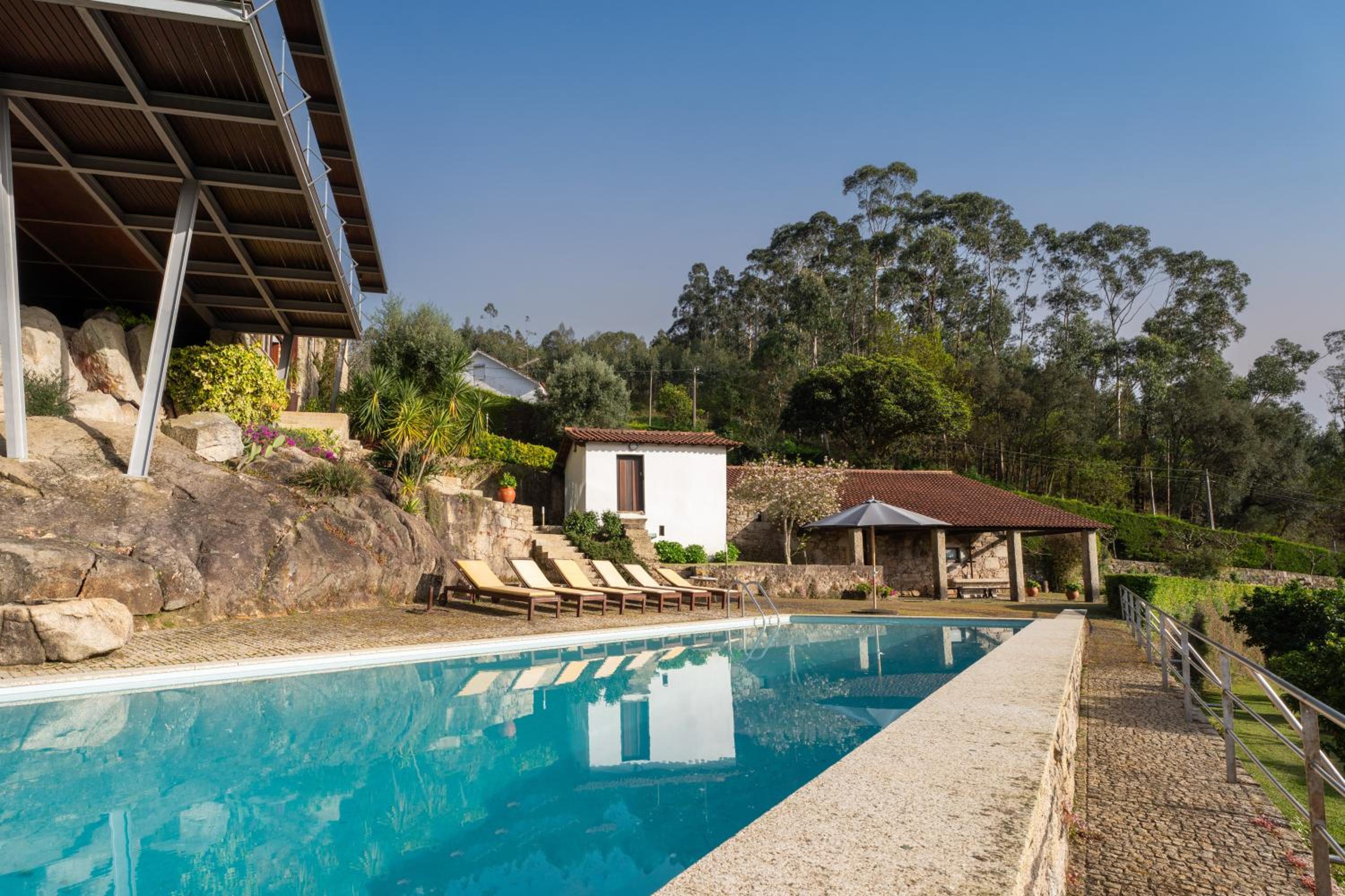 Host Wise - Luxurious House with Private Pool Amazing views view 4