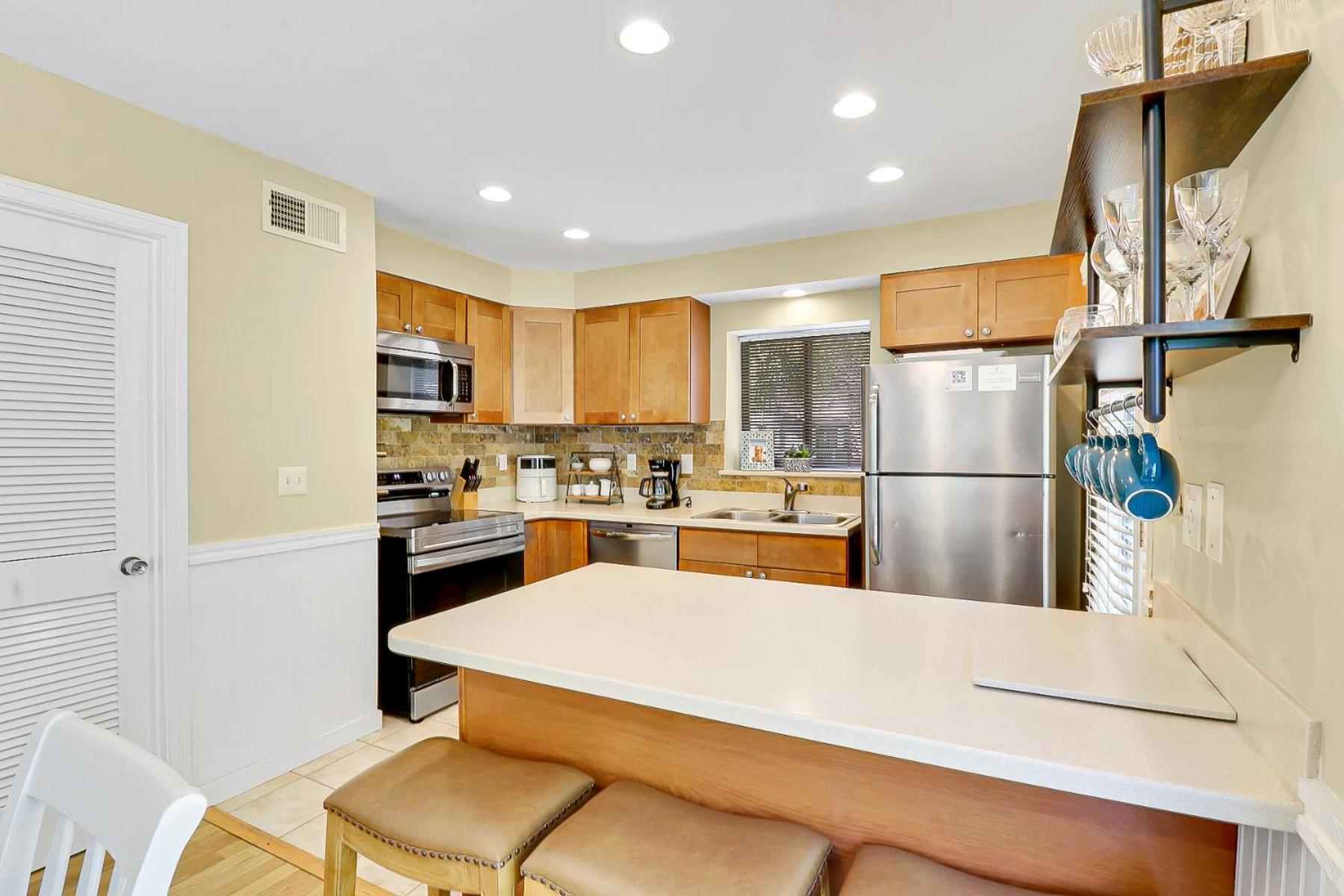 40 Hickory Cove
