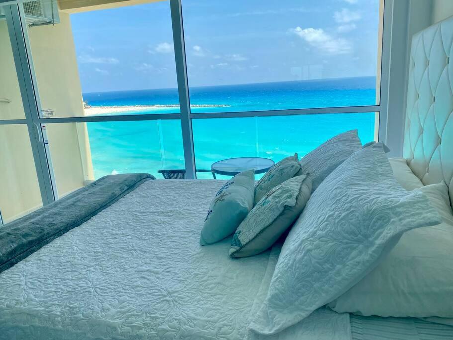 Oceanfront Studio/Amazing Views