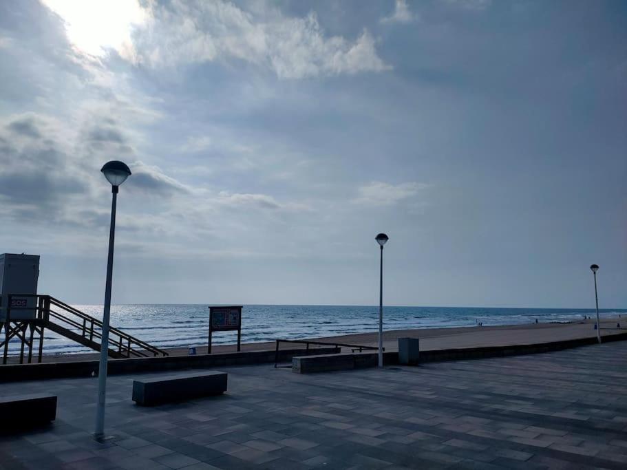 Modern Apartment Frontline Beach