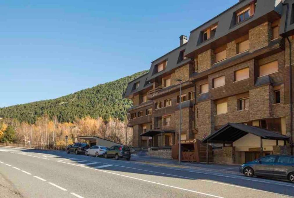 Apartamento de montaña junto al rio ,pistas de ski y parque natural