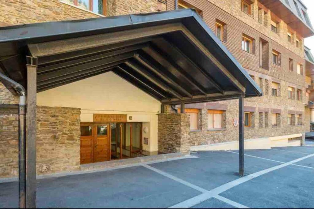 Apartamento de montaña junto al rio ,pistas de ski y parque natural