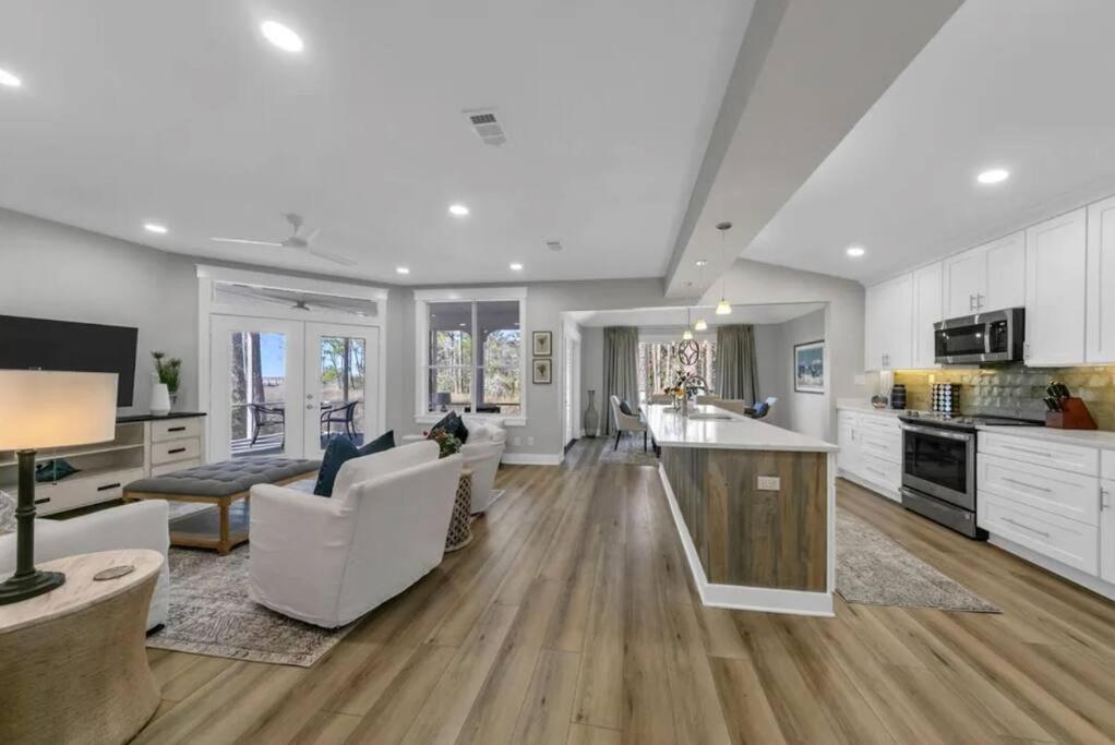 3 bed 3 bath beach and bay escape - Free golf cart