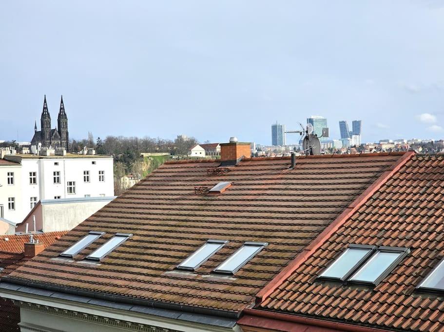 Luxurious Apartment Near the Center - Entire Unit