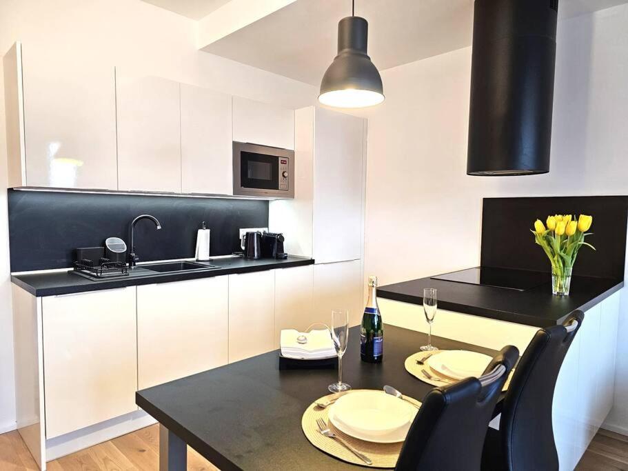 Luxurious Apartment Near the Center - Entire Unit