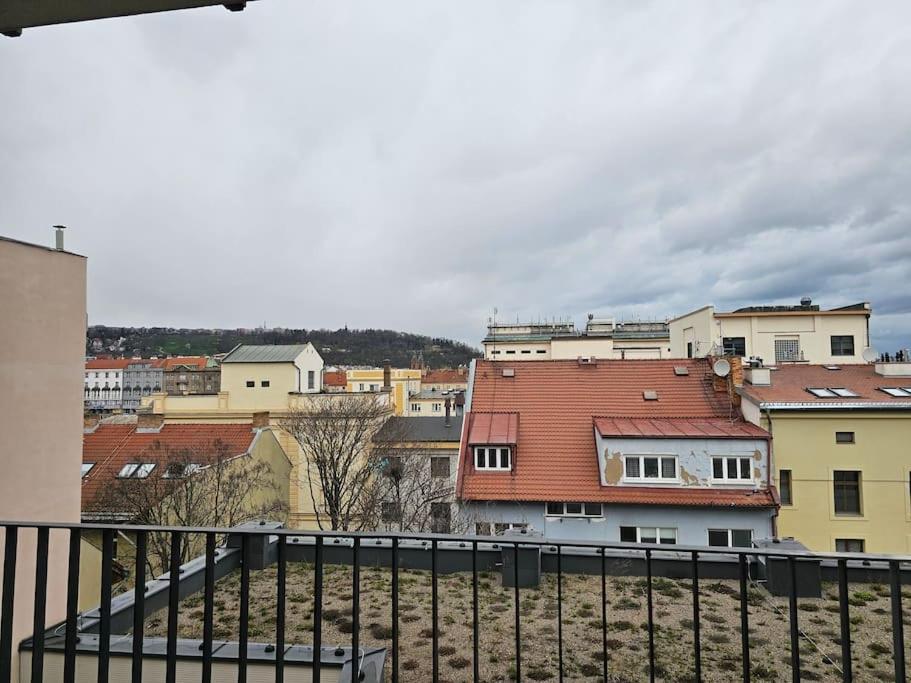 Luxurious Apartment Near the Center - Entire Unit