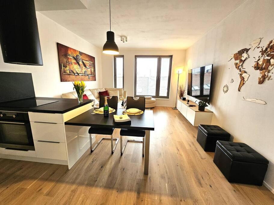 Luxurious Apartment Near the Center - Entire Unit