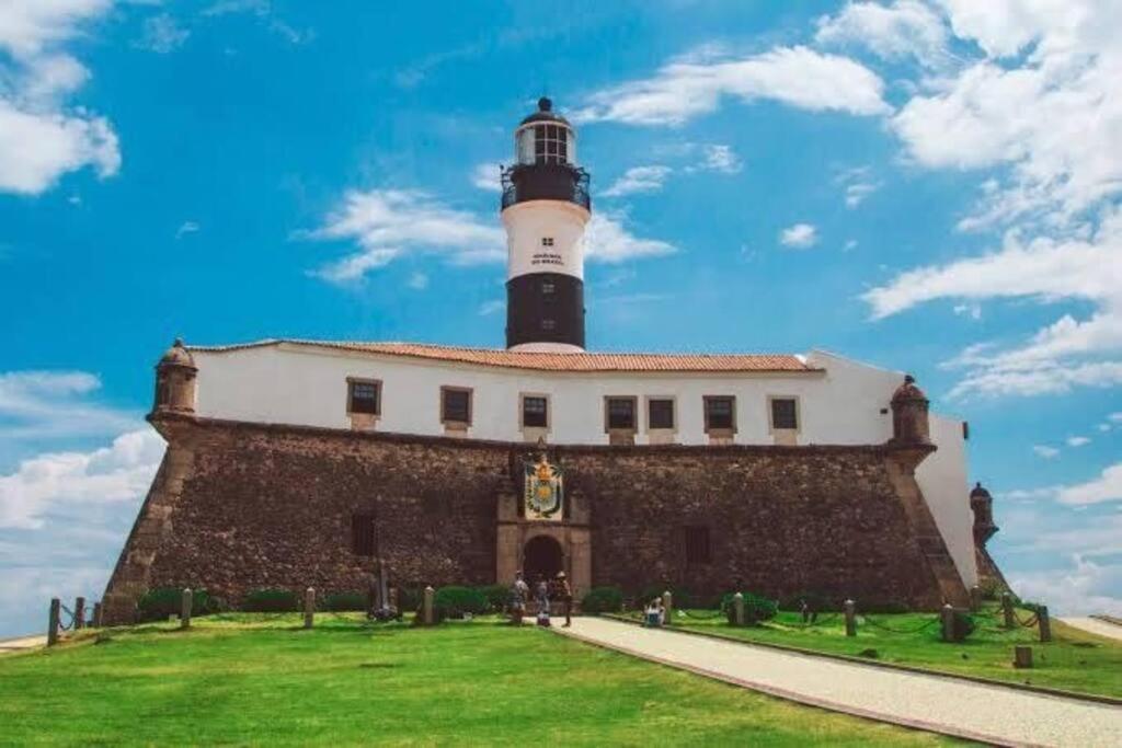 HOUSE BARRA, requinte e conforto 400m do Farol