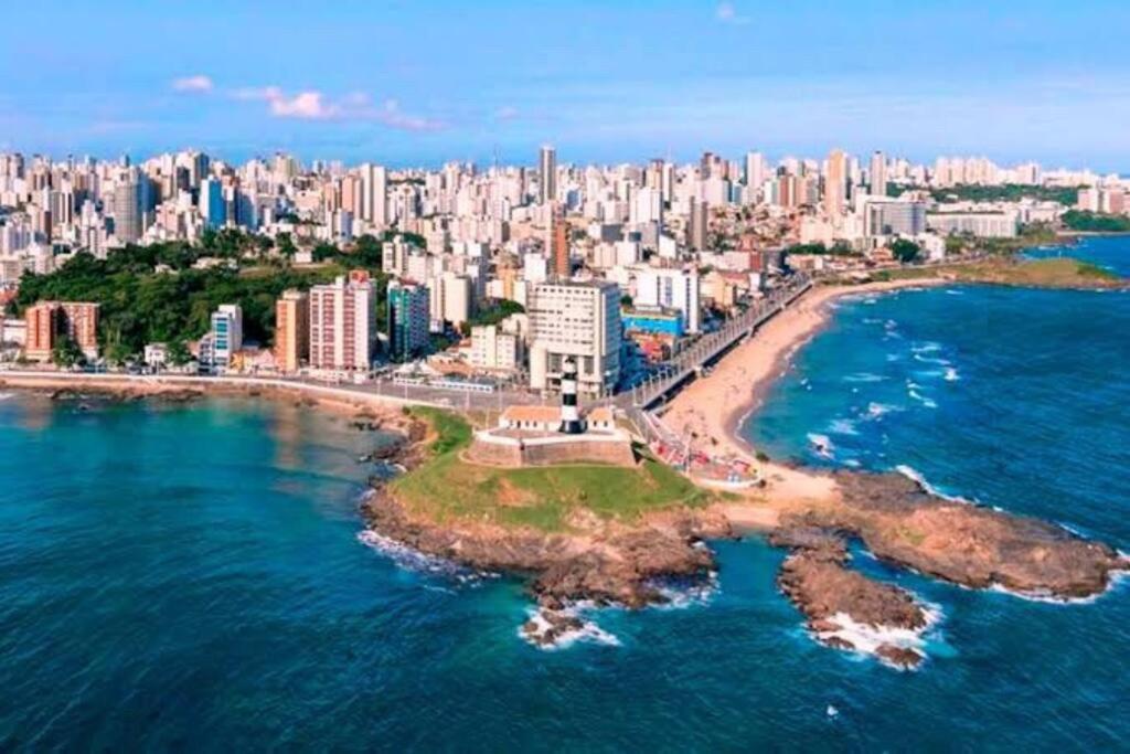 HOUSE BARRA, requinte e conforto 400m do Farol