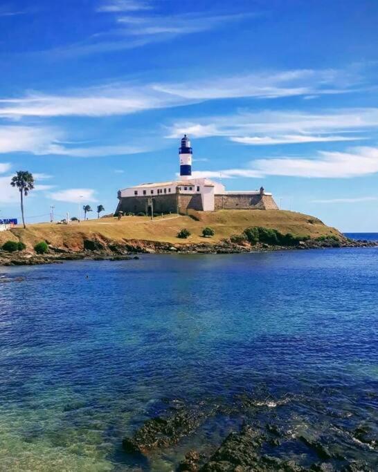 HOUSE BARRA, requinte e conforto 400m do Farol
