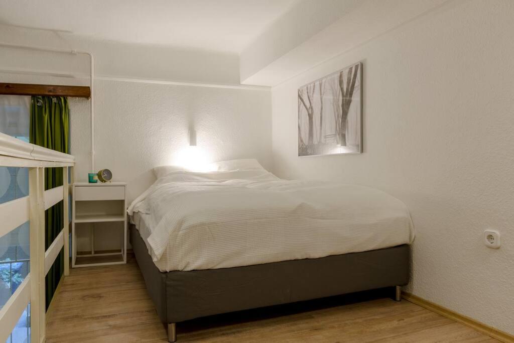 DE LUX Studio Apartment In Historical Quarters view 4