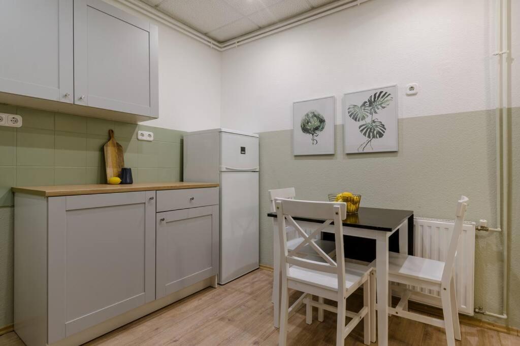 DE LUX Studio Apartment In Historical Quarters view 5