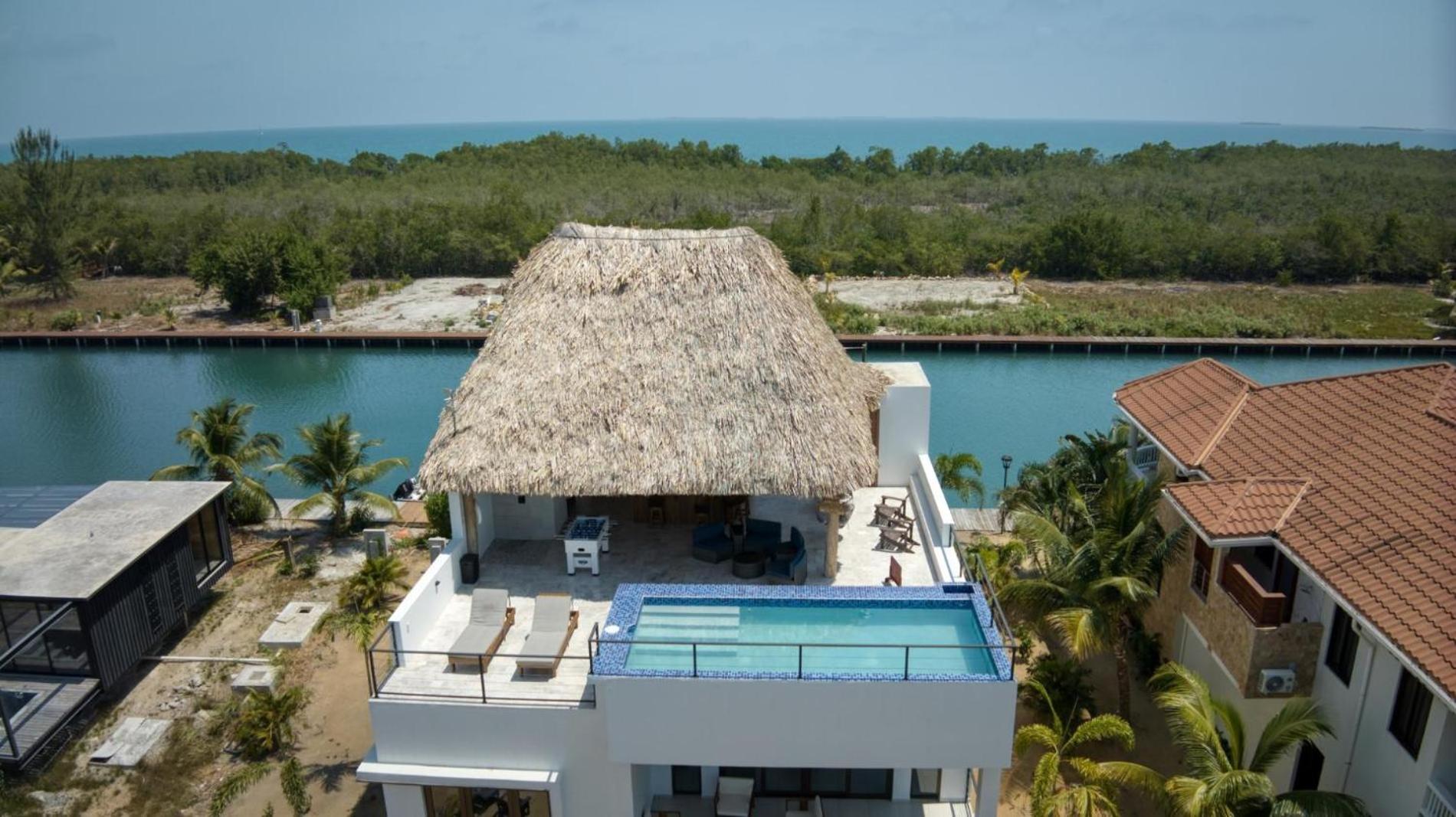 Island Breeze Villa - 5 Bedroom Private Island Villa w Pool