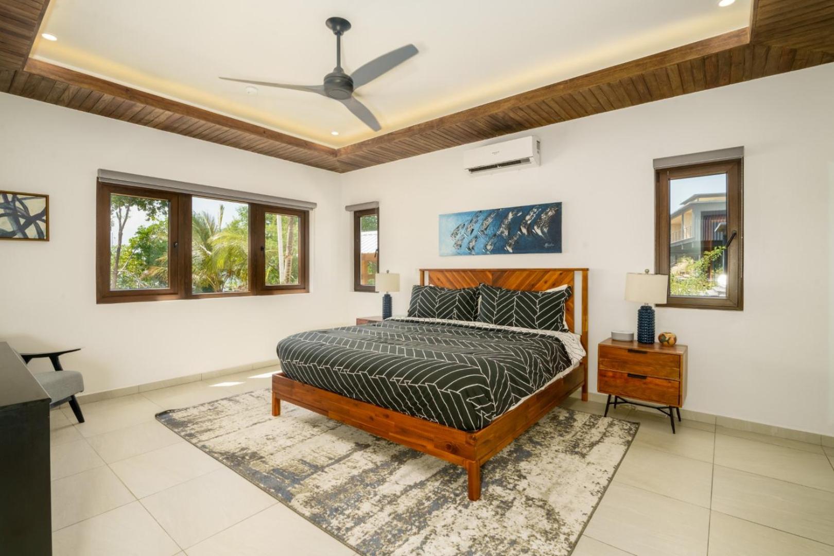 Island Breeze Villa - 5 Bedroom Private Island Villa w Pool