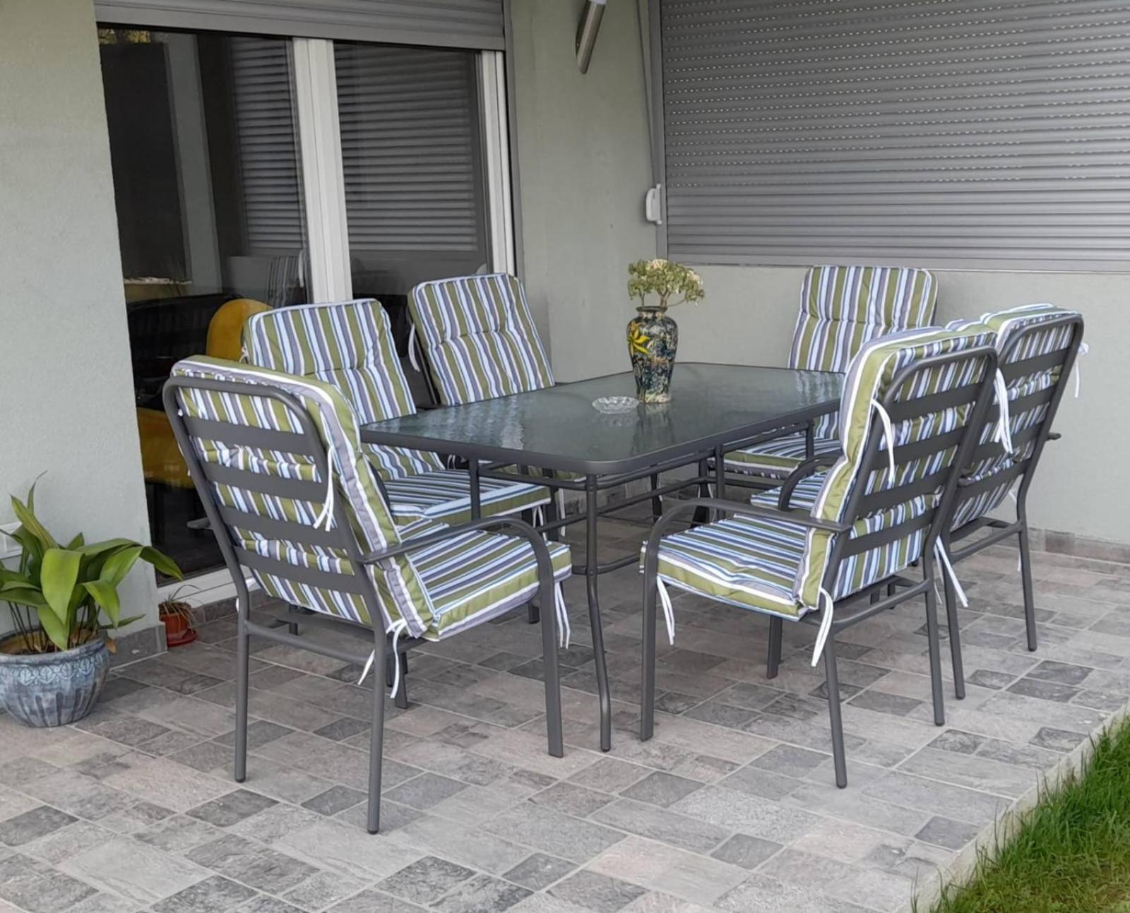 Ravne weekend house