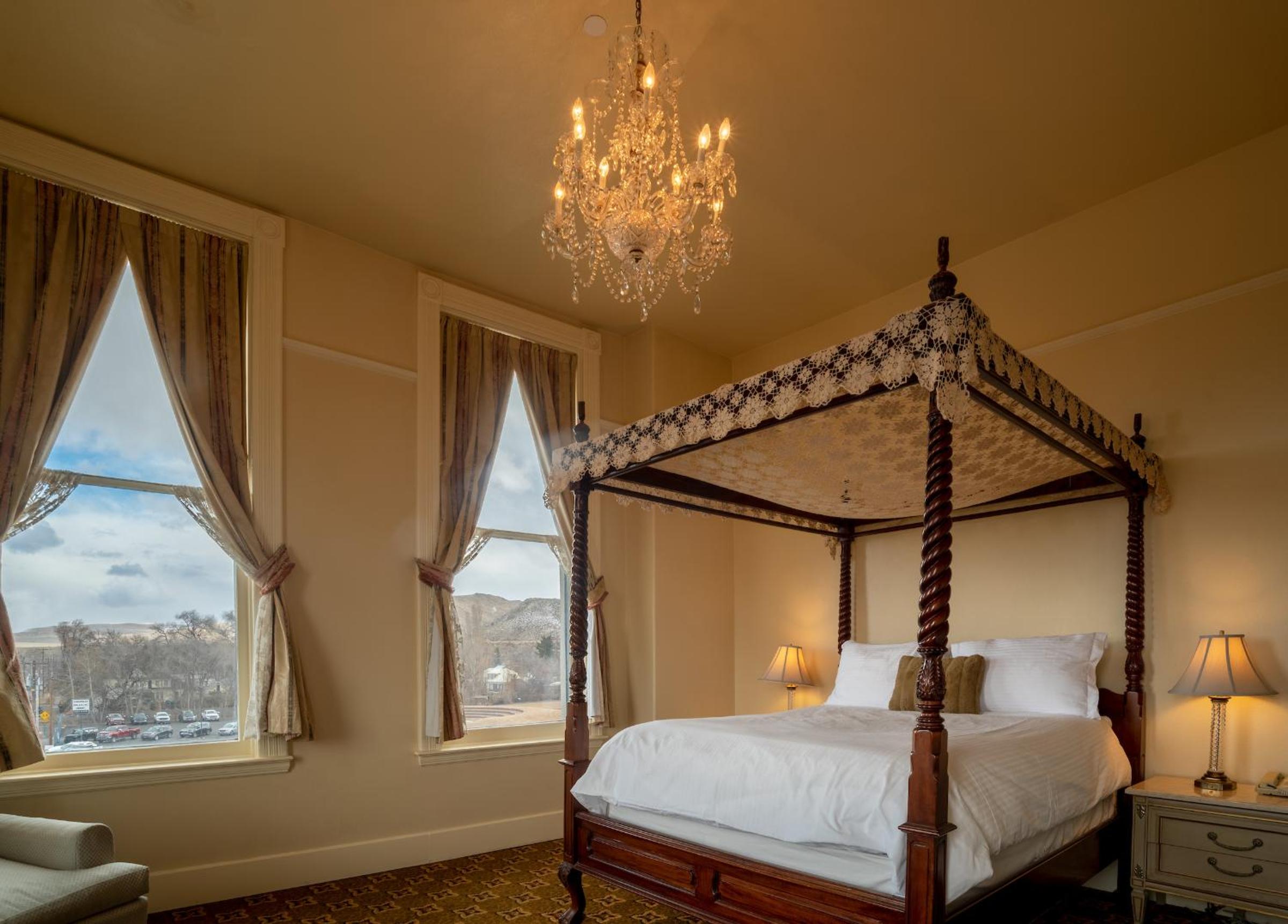 Baker City Vacations - Geiser Grand Hotel - Property Image 20