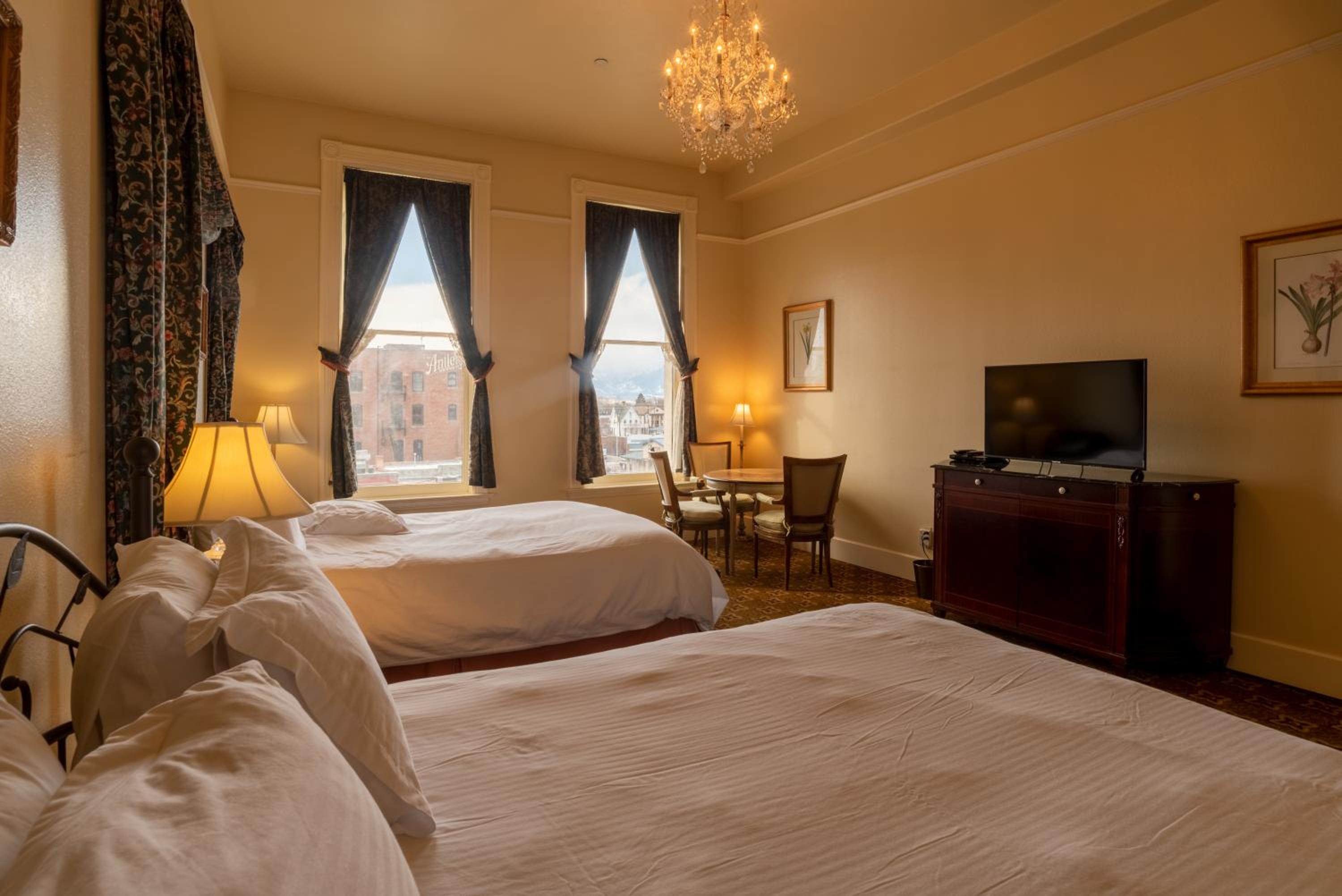 Baker City Vacations - Geiser Grand Hotel - Property Image 6