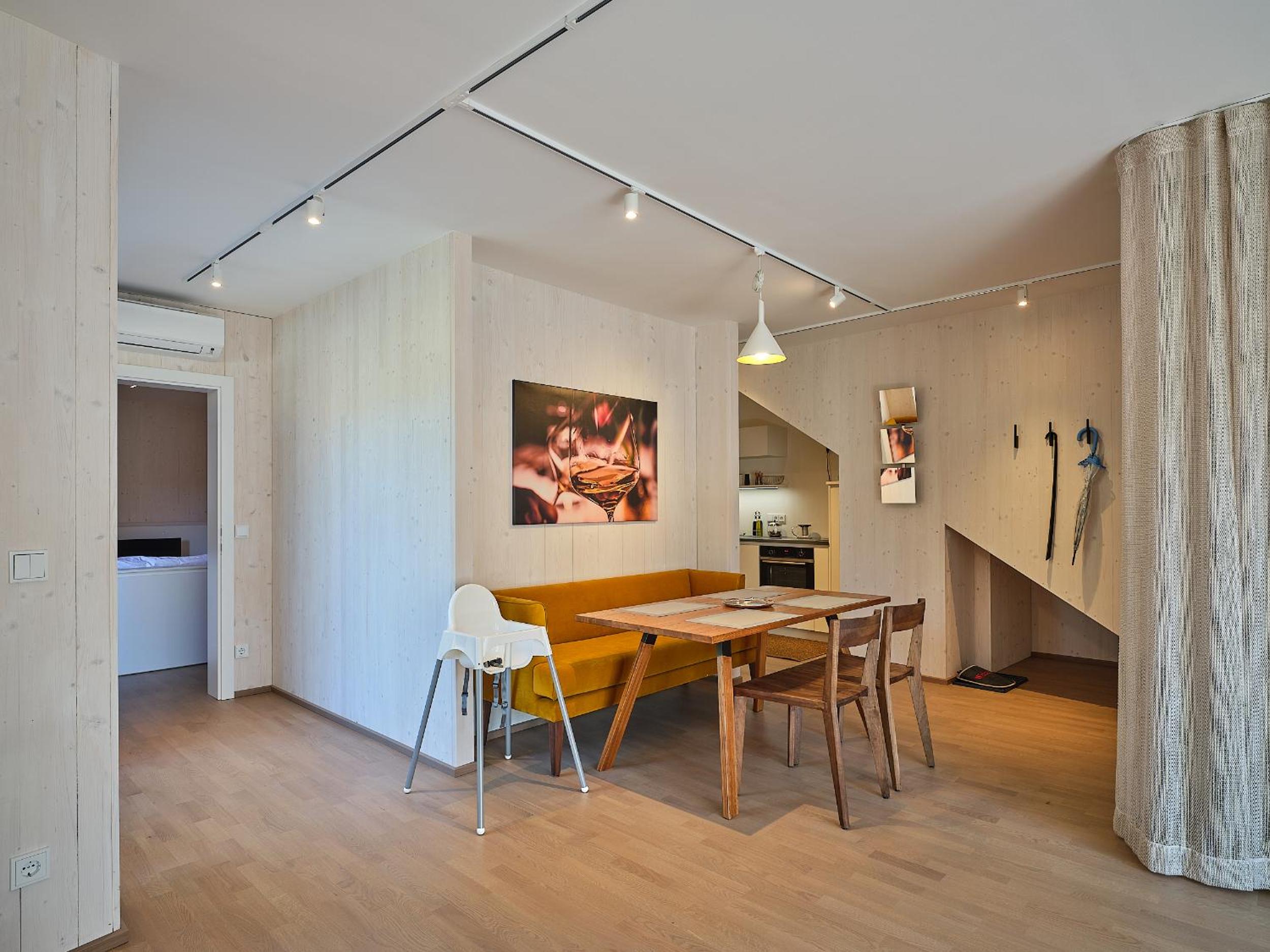 Haus Fünf mit 2 Apartments und Studio-Loft mit Terrasse