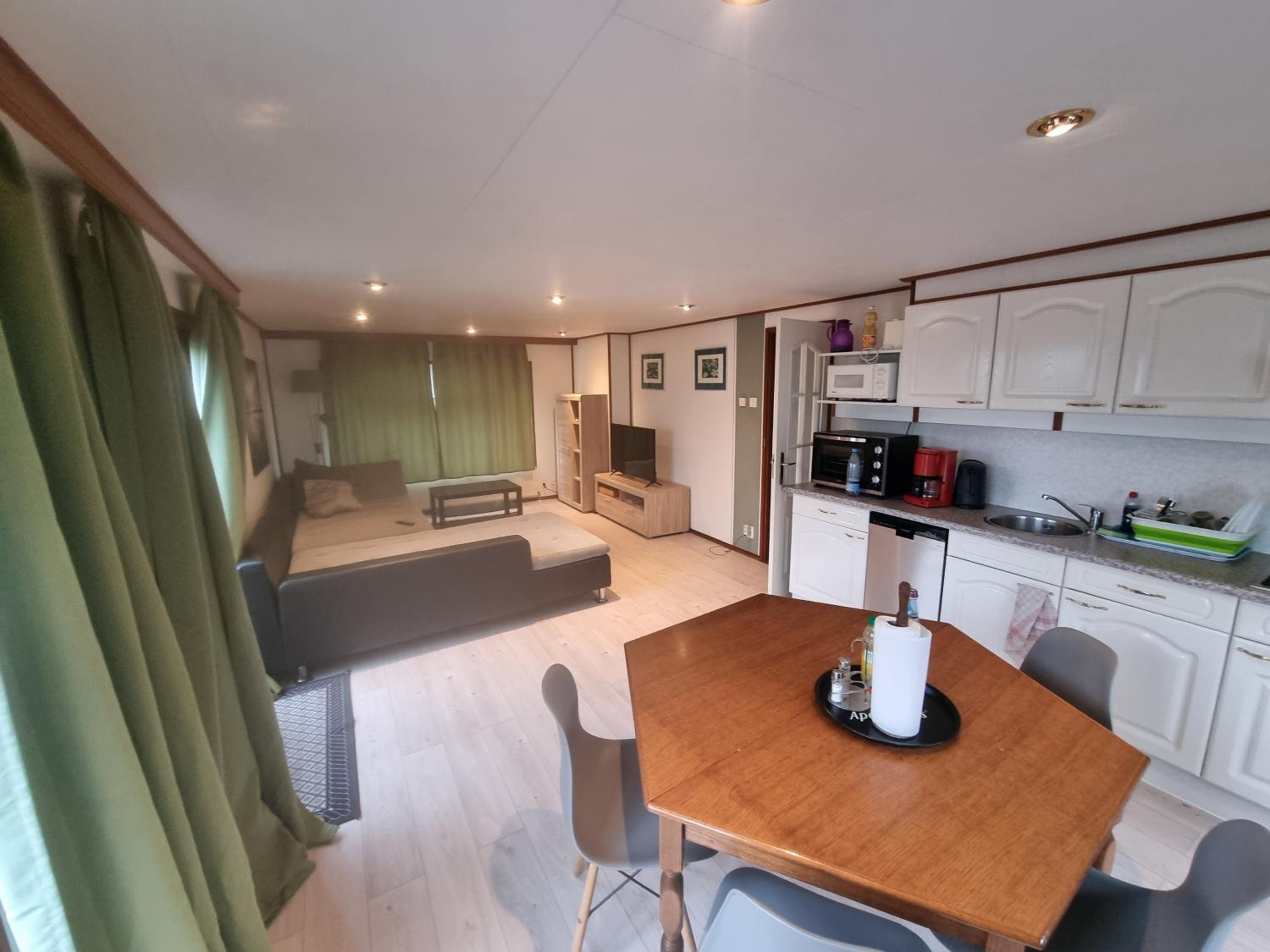 Familienfreundliches Chalet E200 in Makkum Strandnah