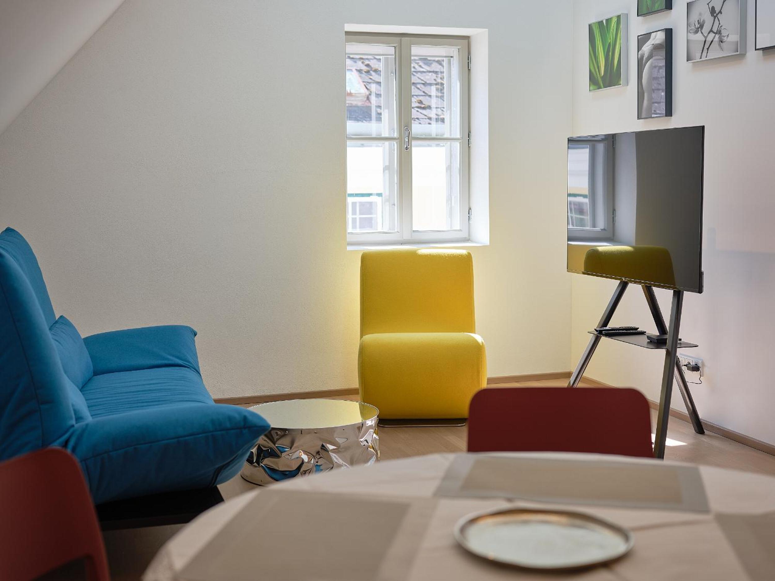Haus Fünf mit 2 Apartments und Studio-Loft mit Terrasse