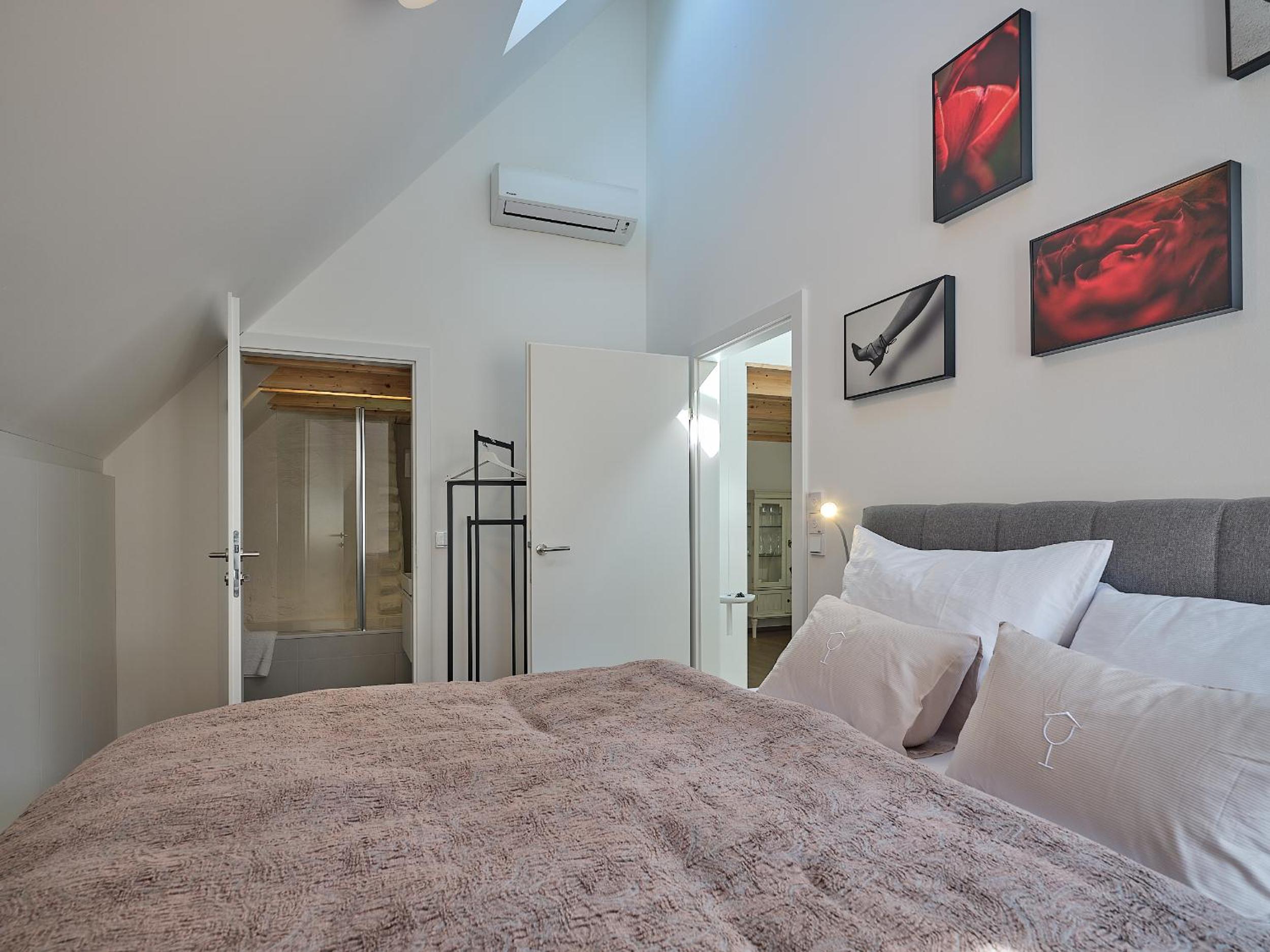 Haus Fünf mit 2 Apartments und Studio-Loft mit Terrasse