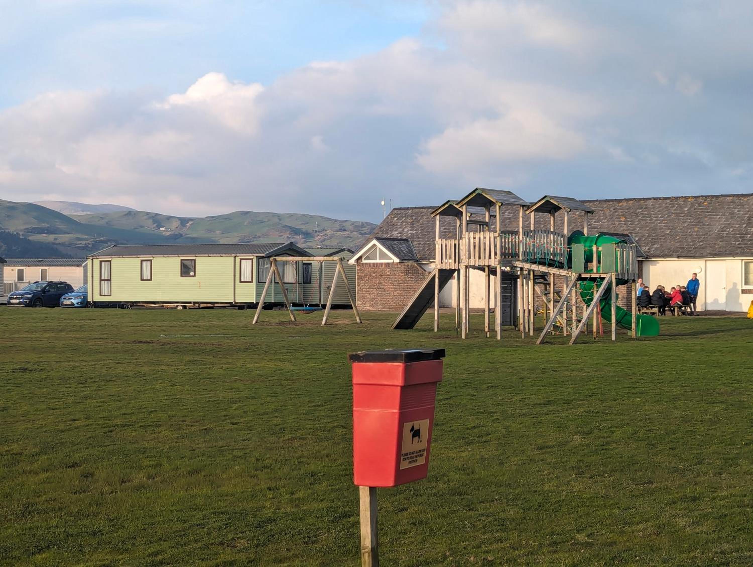 Peacehaven, Ynyslas, Borth
