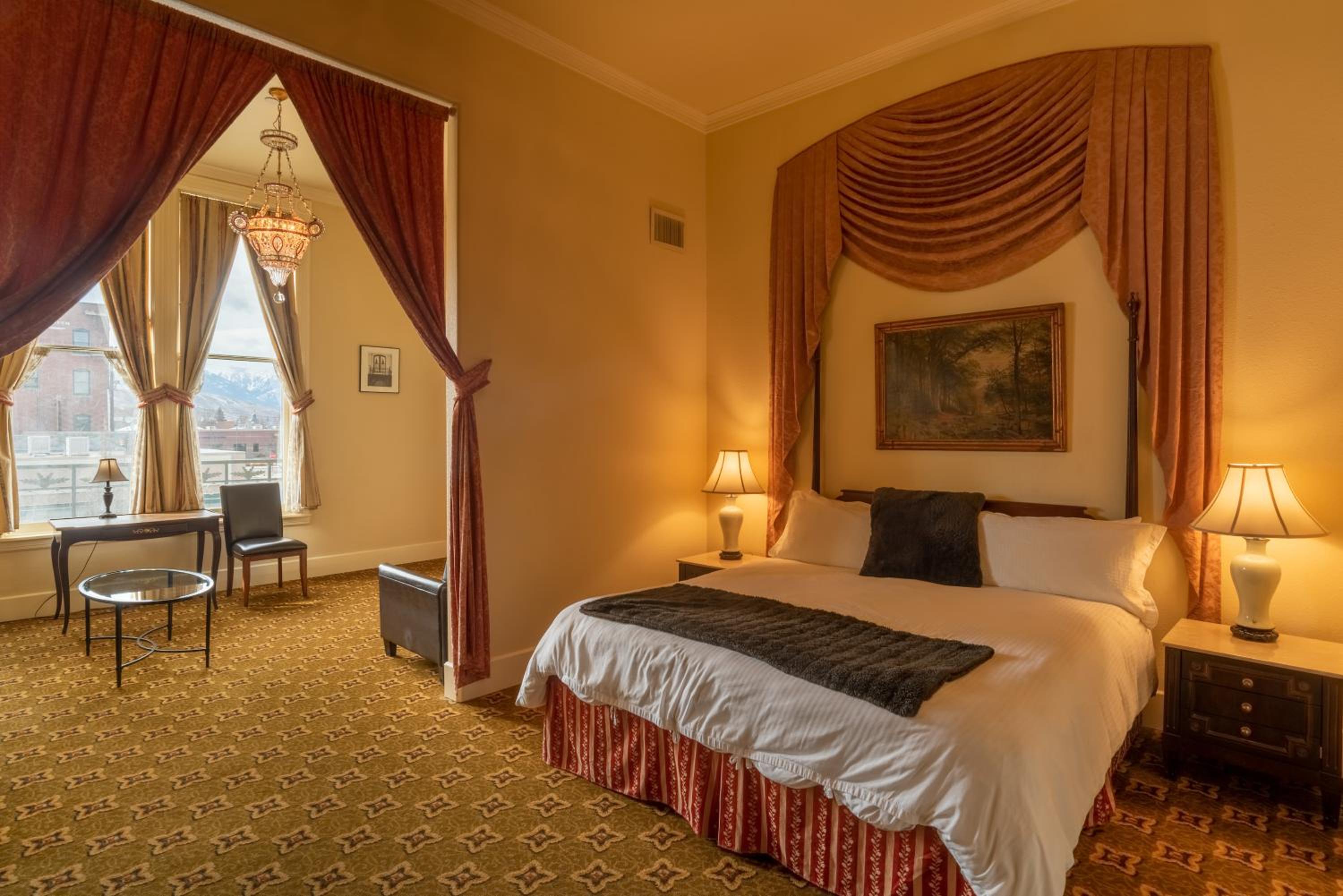 Baker City Vacations - Geiser Grand Hotel - Property Image 10