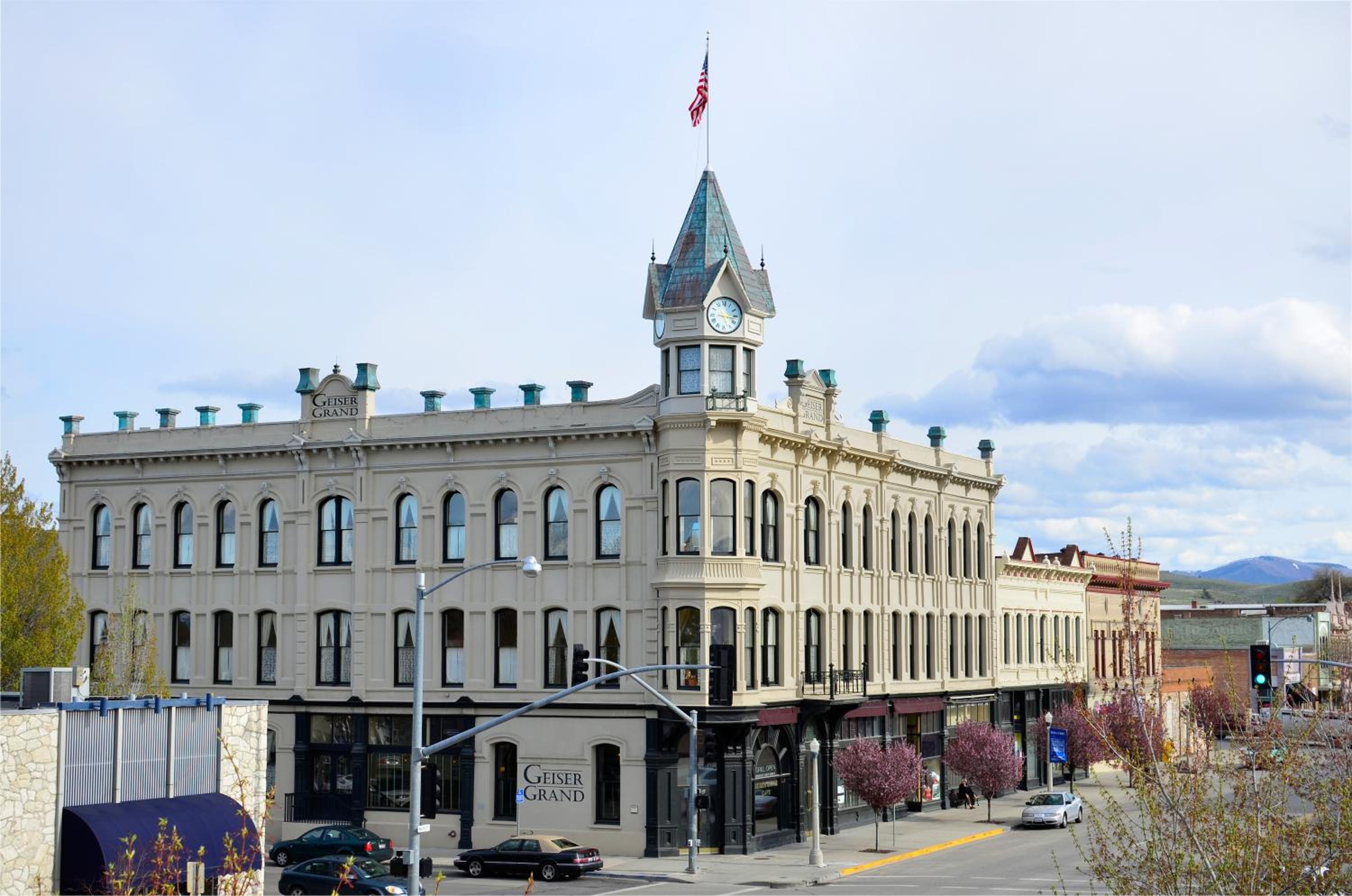 Baker City Vacations - Geiser Grand Hotel - Property Image 1
