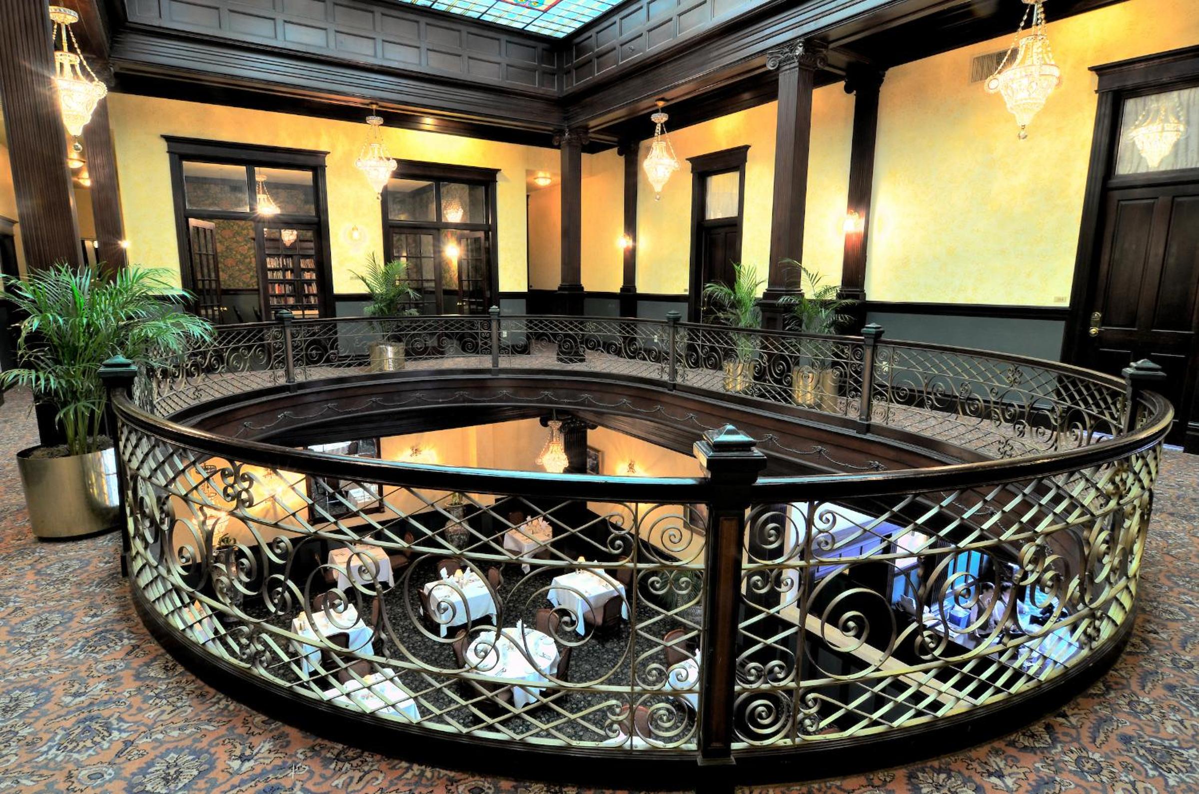 Baker City Vacations - Geiser Grand Hotel - Property Image 7