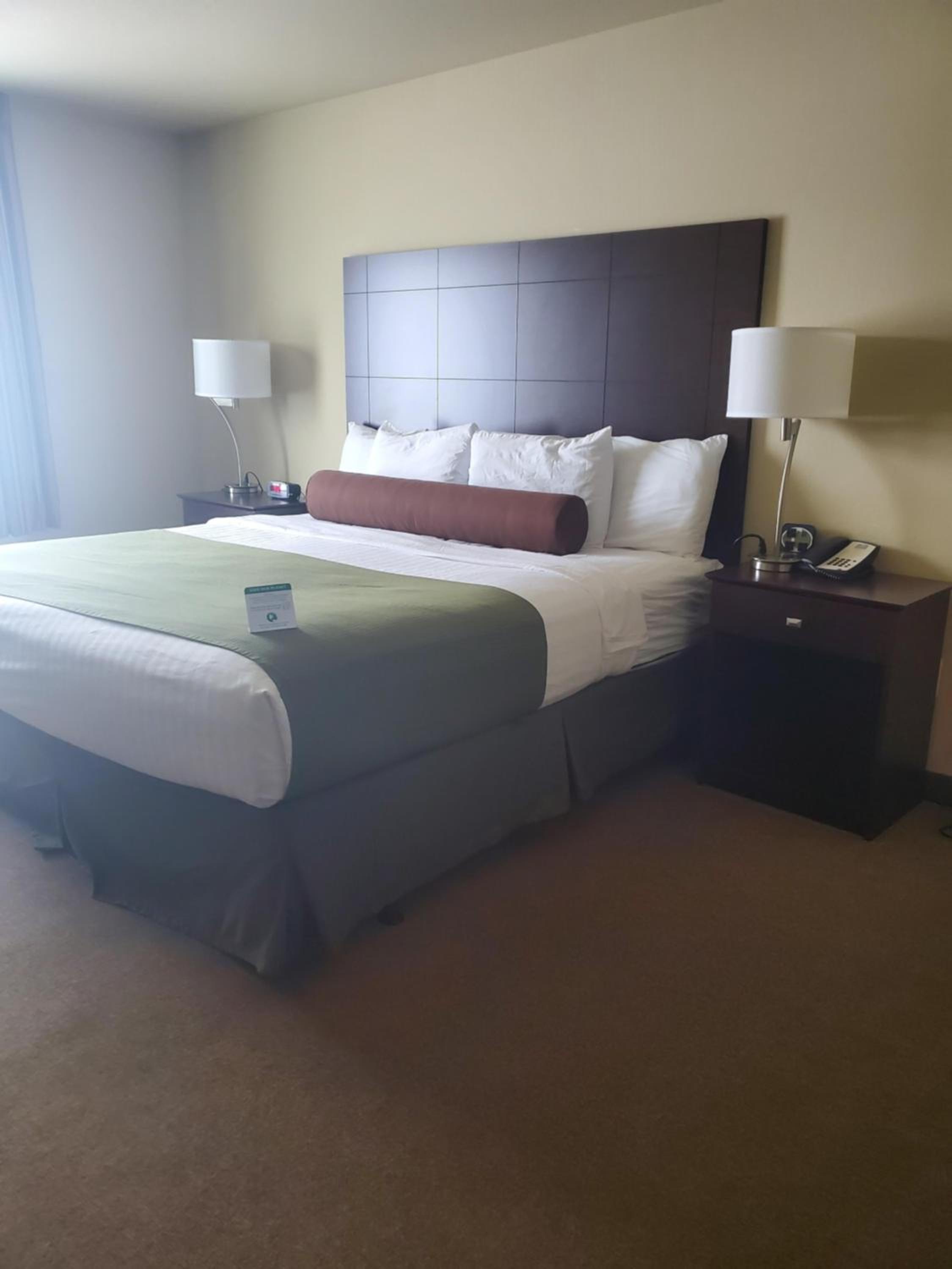 AmeriVu inn and Suites - Crookston
