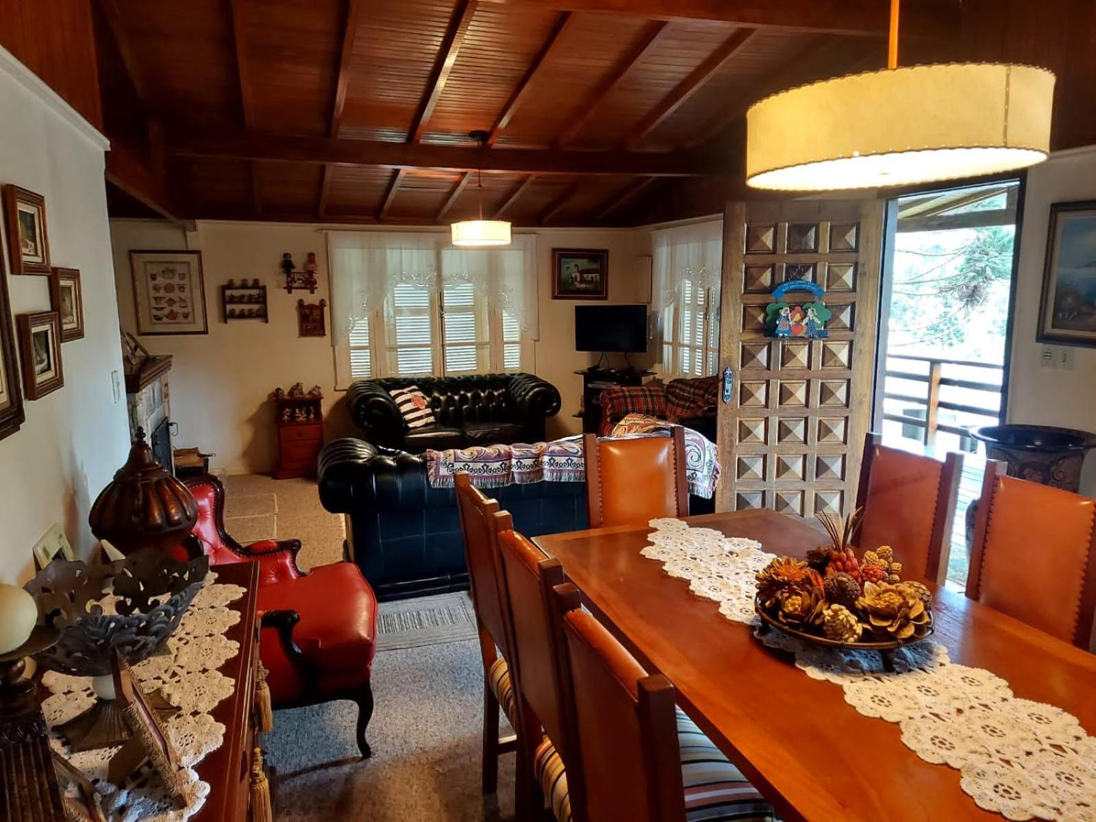 Casa dos Pinheiros Campos do Jordão