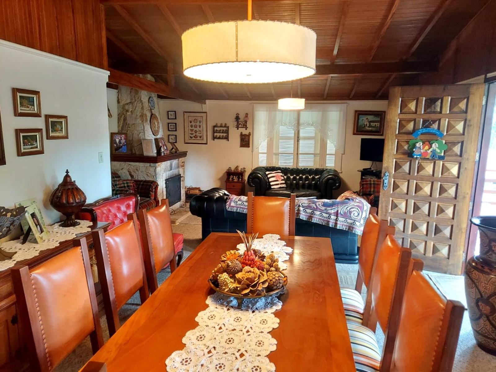 Casa dos Pinheiros Campos do Jordão
