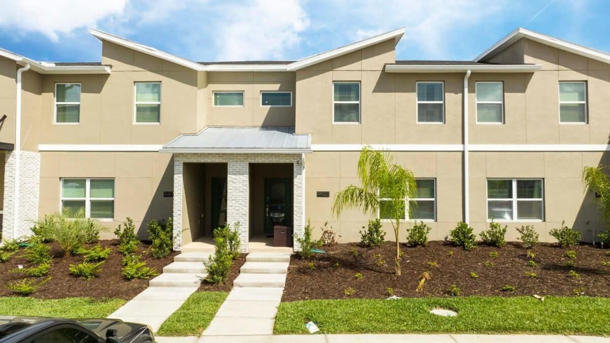 Gorgeous 4Bd Close to Disney with Pool at Storey Lake 4403
