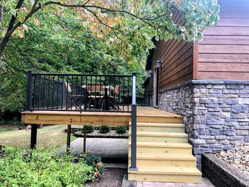 Sojourner's Lodge & Log Cabin Suites view 4