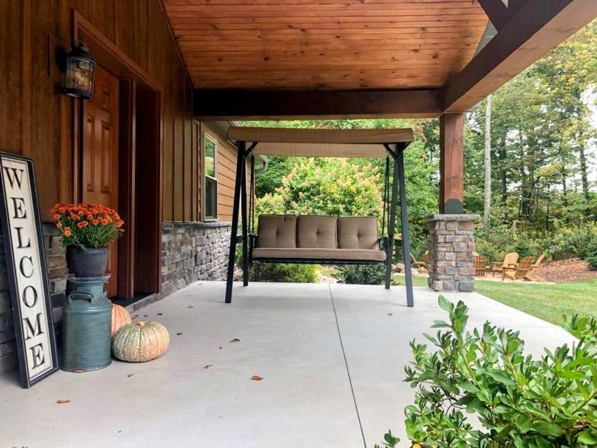 Sojourner's Lodge & Log Cabin Suites view 5