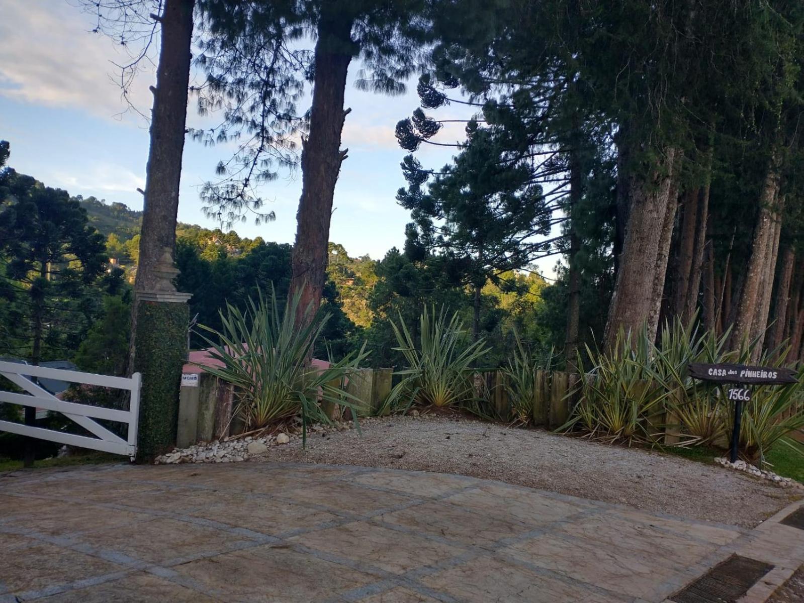 Casa dos Pinheiros Campos do Jordão