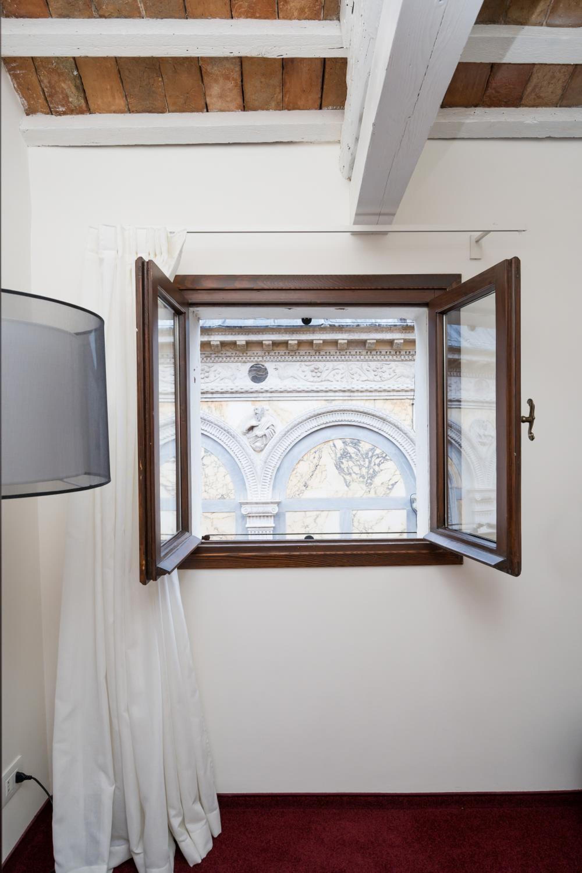Palazzo Miracoli Apartments