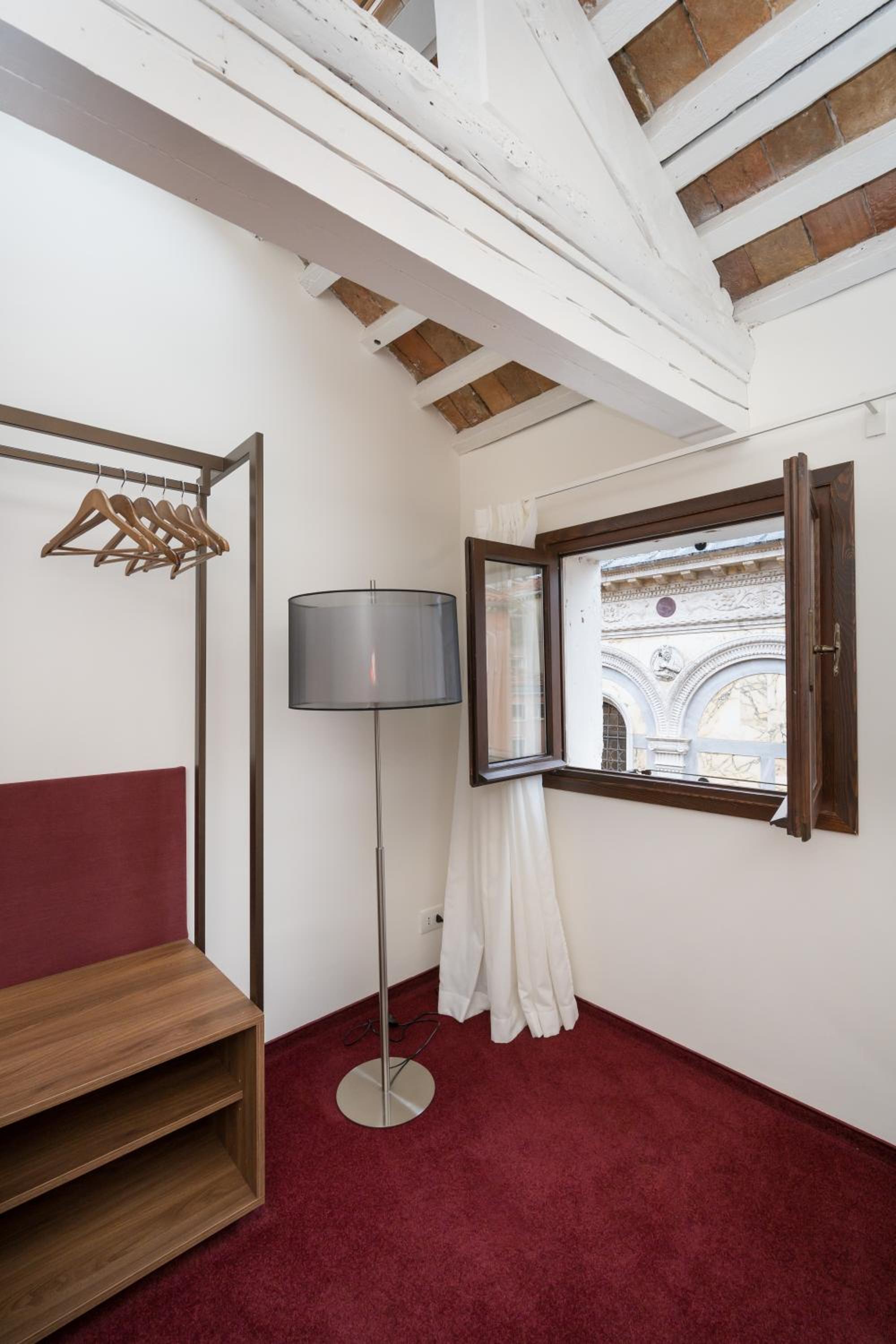 Palazzo Miracoli Apartments