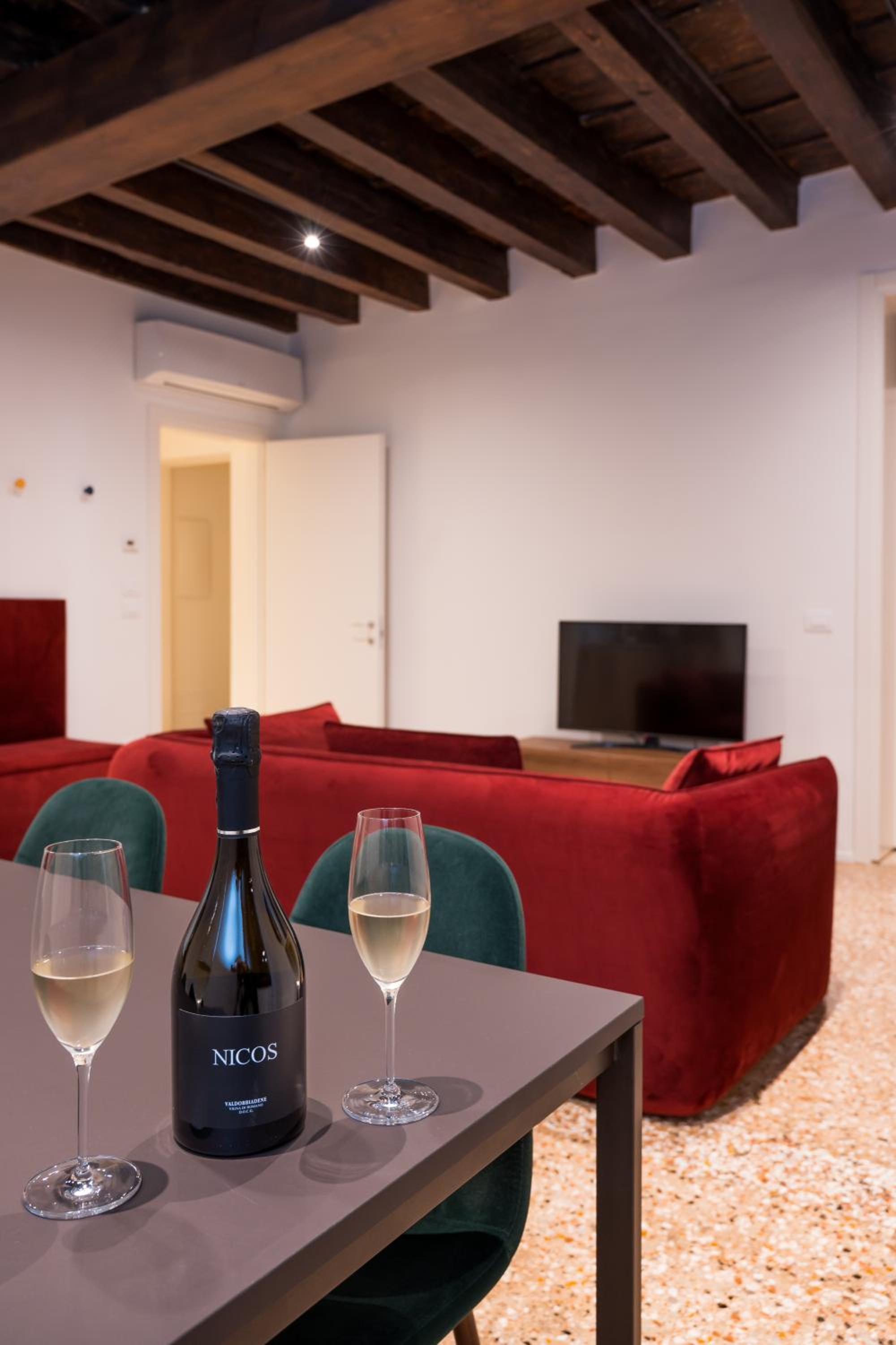 Palazzo Miracoli Apartments