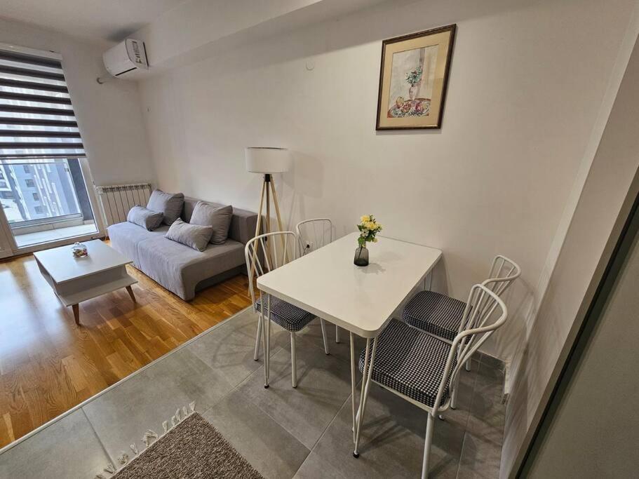Milo Apartment