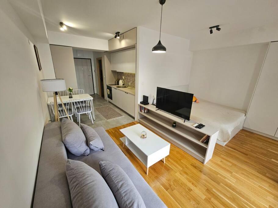 Milo Apartment