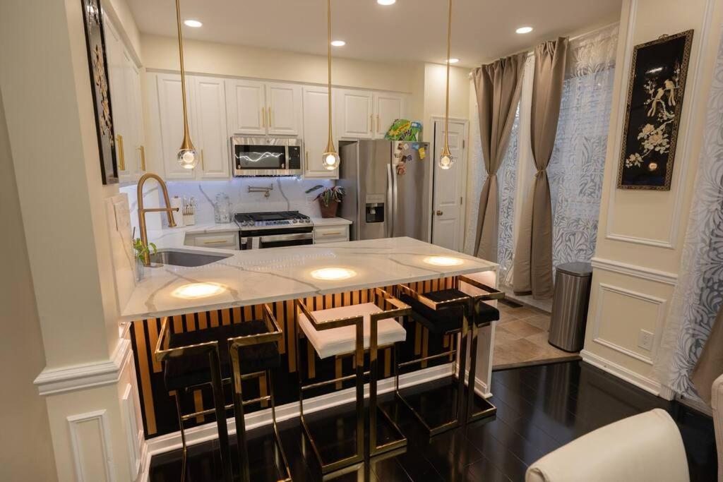 Luxury Townhome Minutes From DC view 2