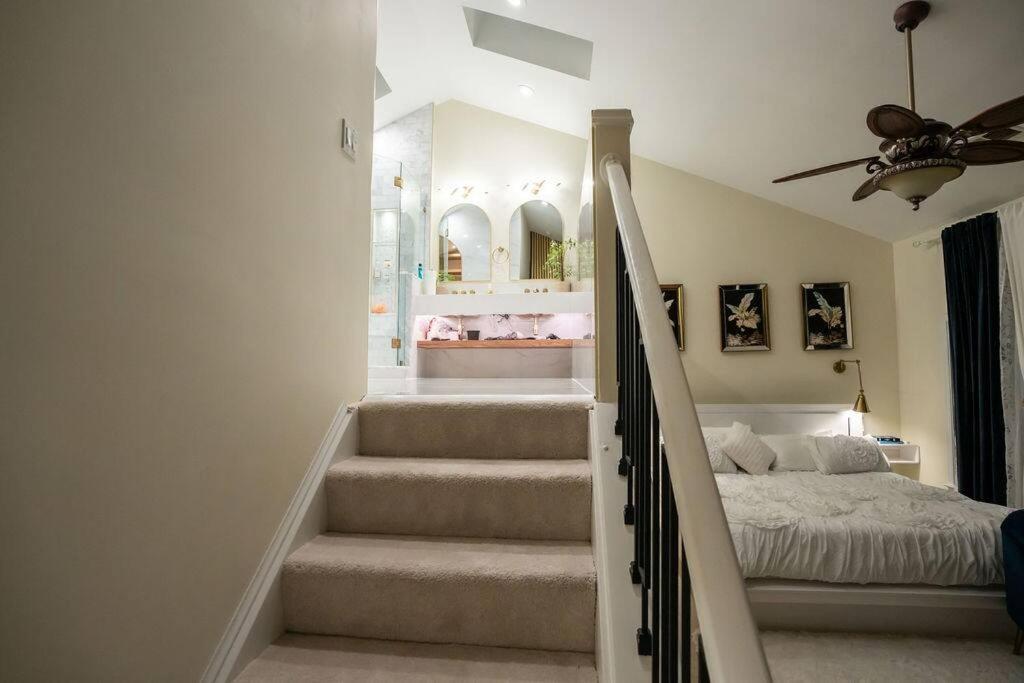 Luxury Townhome Minutes From DC view 5