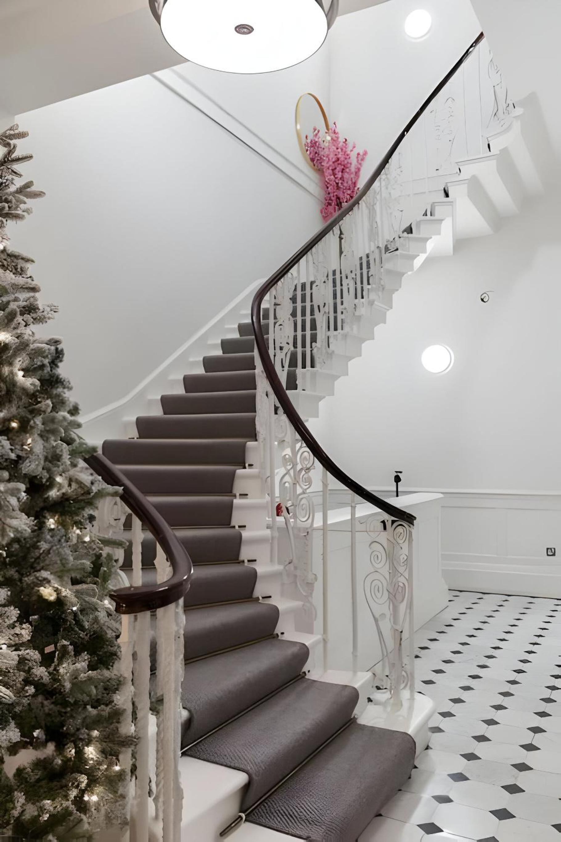 Harley Street Spectacular Suites with High Ceilings, High Luxury
