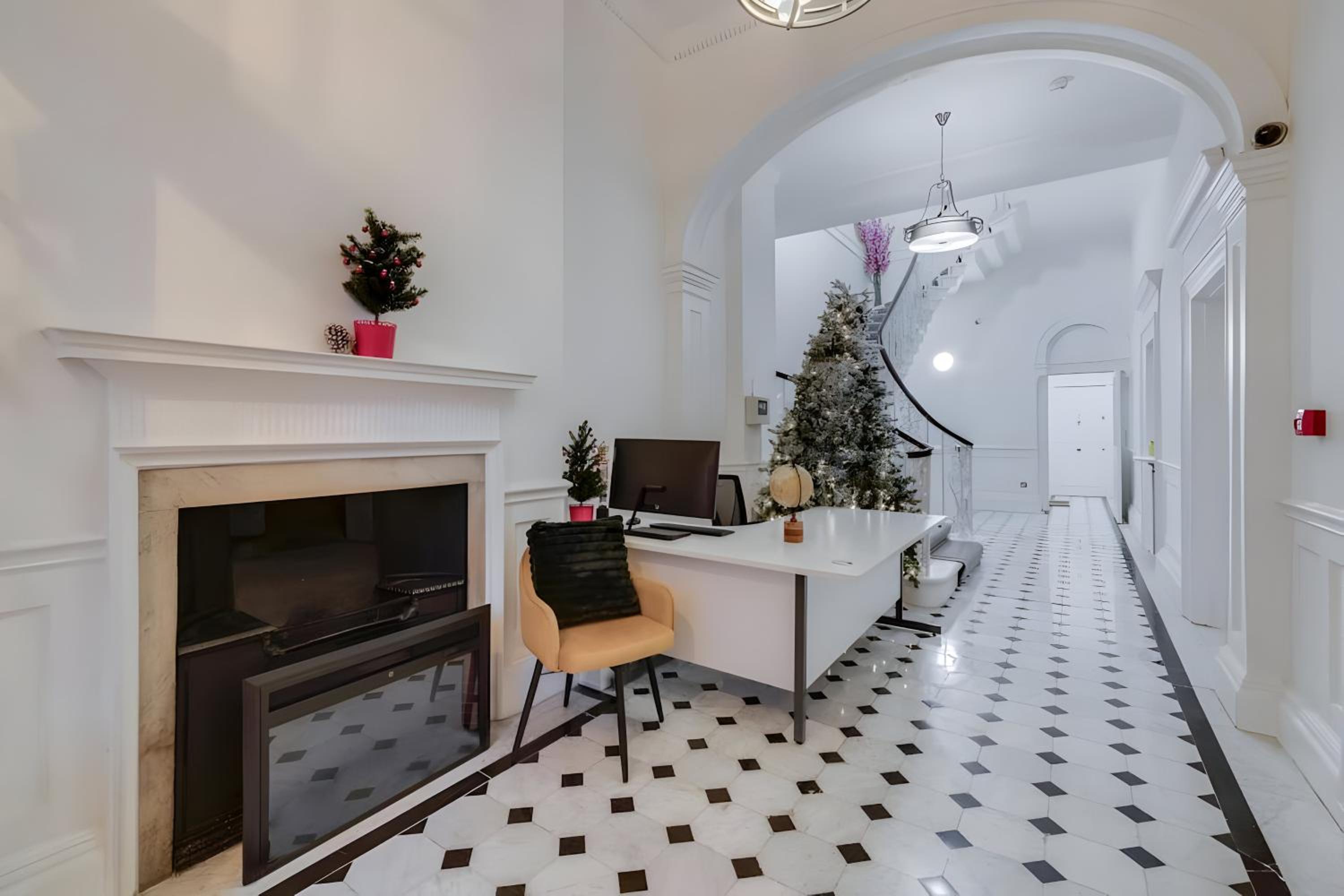 Harley Street Spectacular Suites with High Ceilings, High Luxury