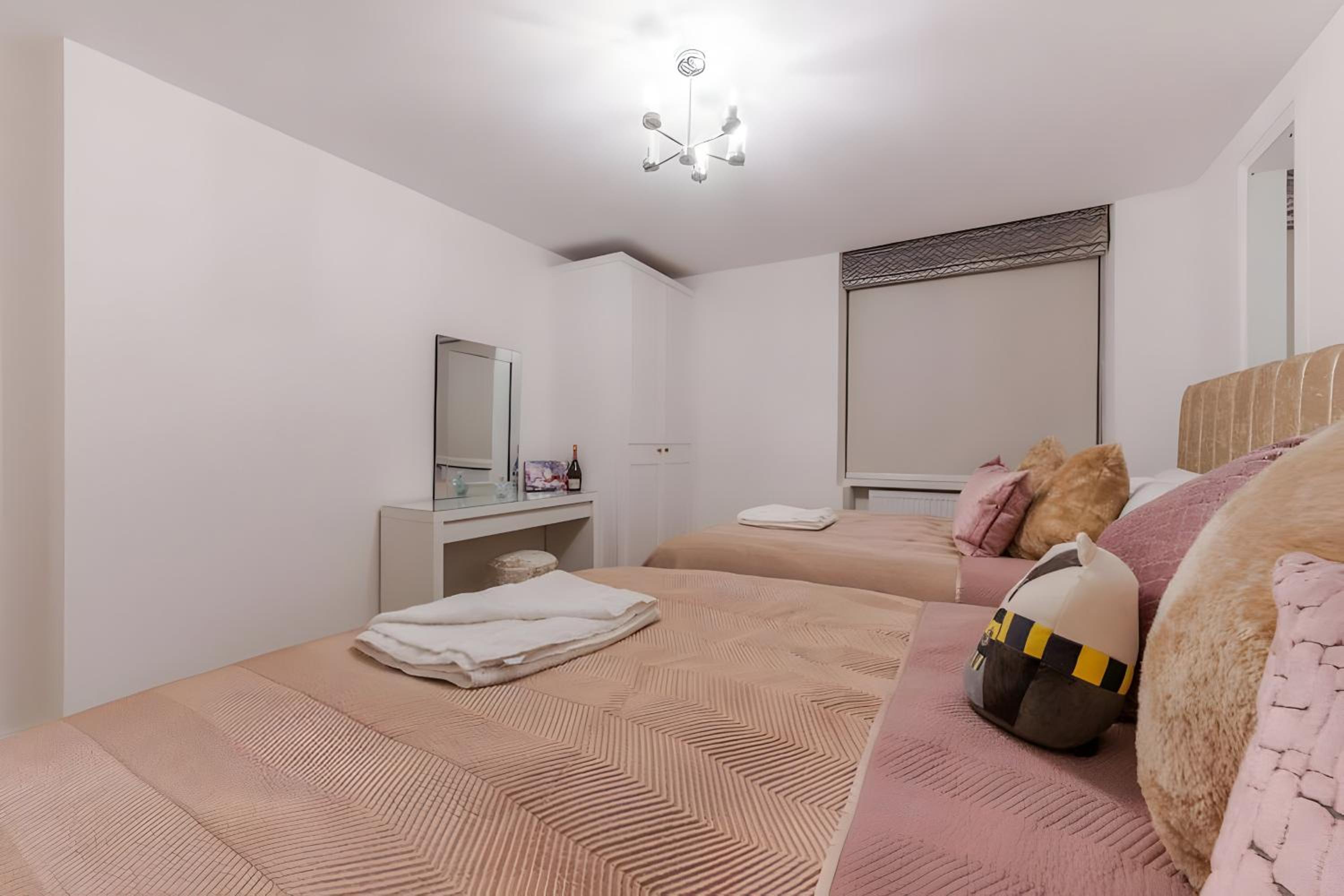 Harley Street Spectacular Suites with High Ceilings, High Luxury